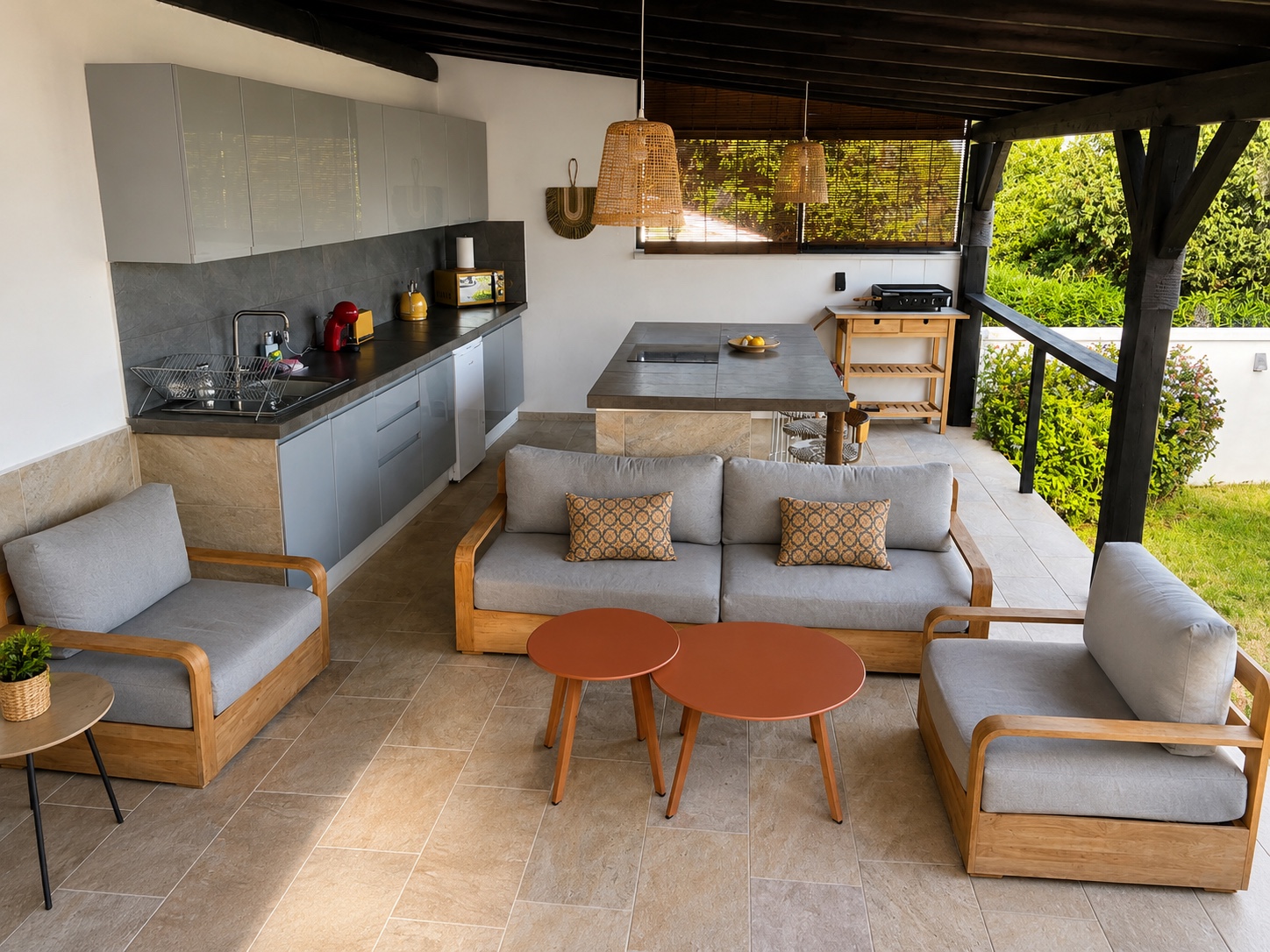 Villa Azahara: Outdoor lounge & kitchen