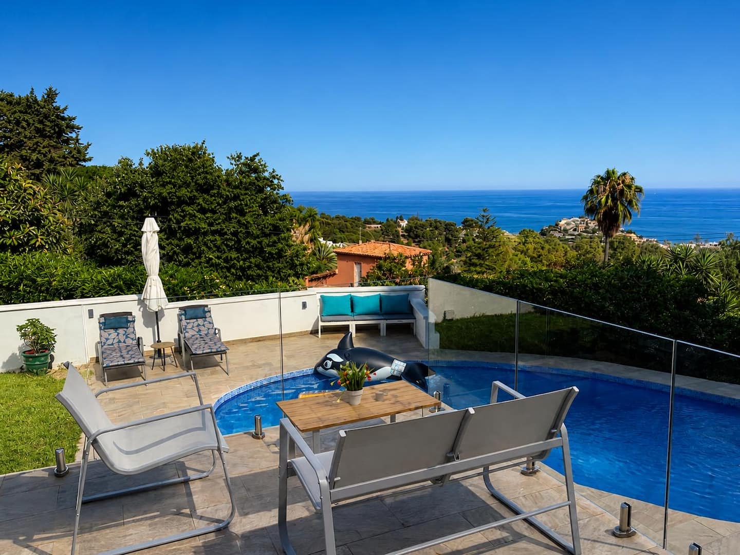 Villa Azahara swimming pool, terrace and sea views